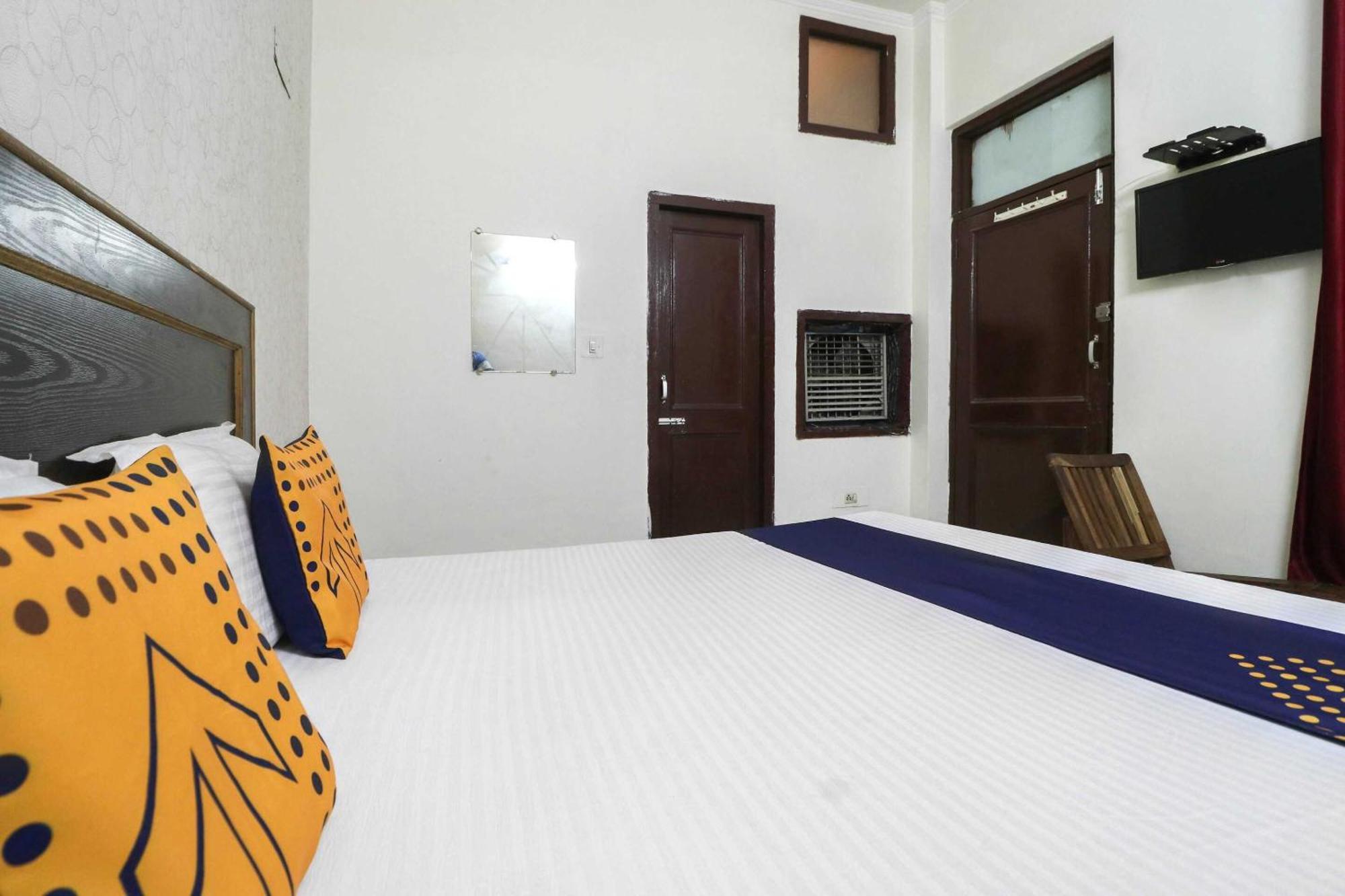 Hotel O Sun City 42 Chandigarh Bagian luar foto