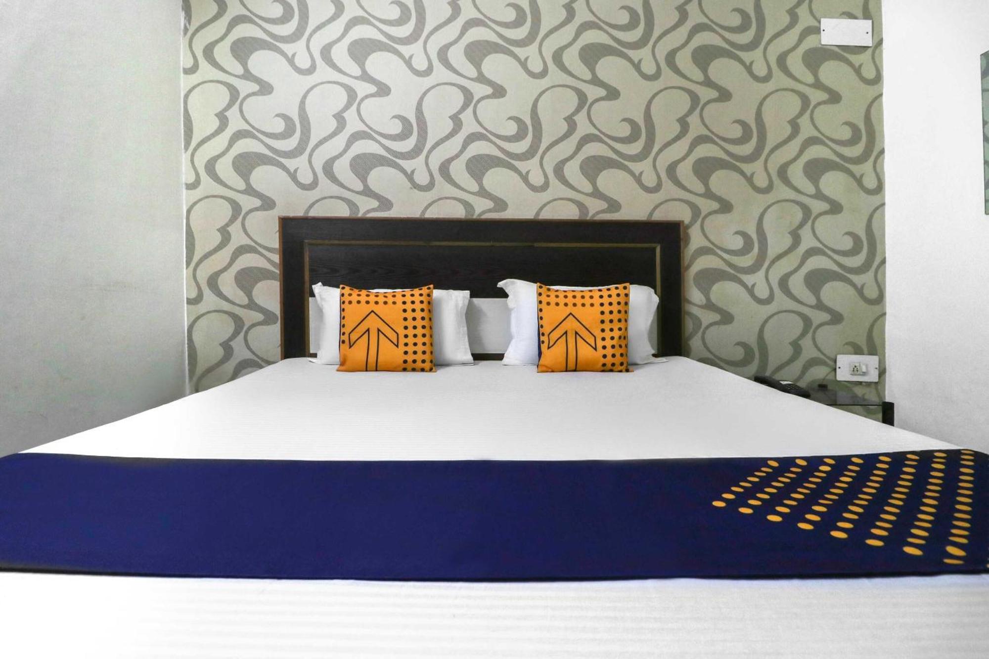 Hotel O Sun City 42 Chandigarh Bagian luar foto