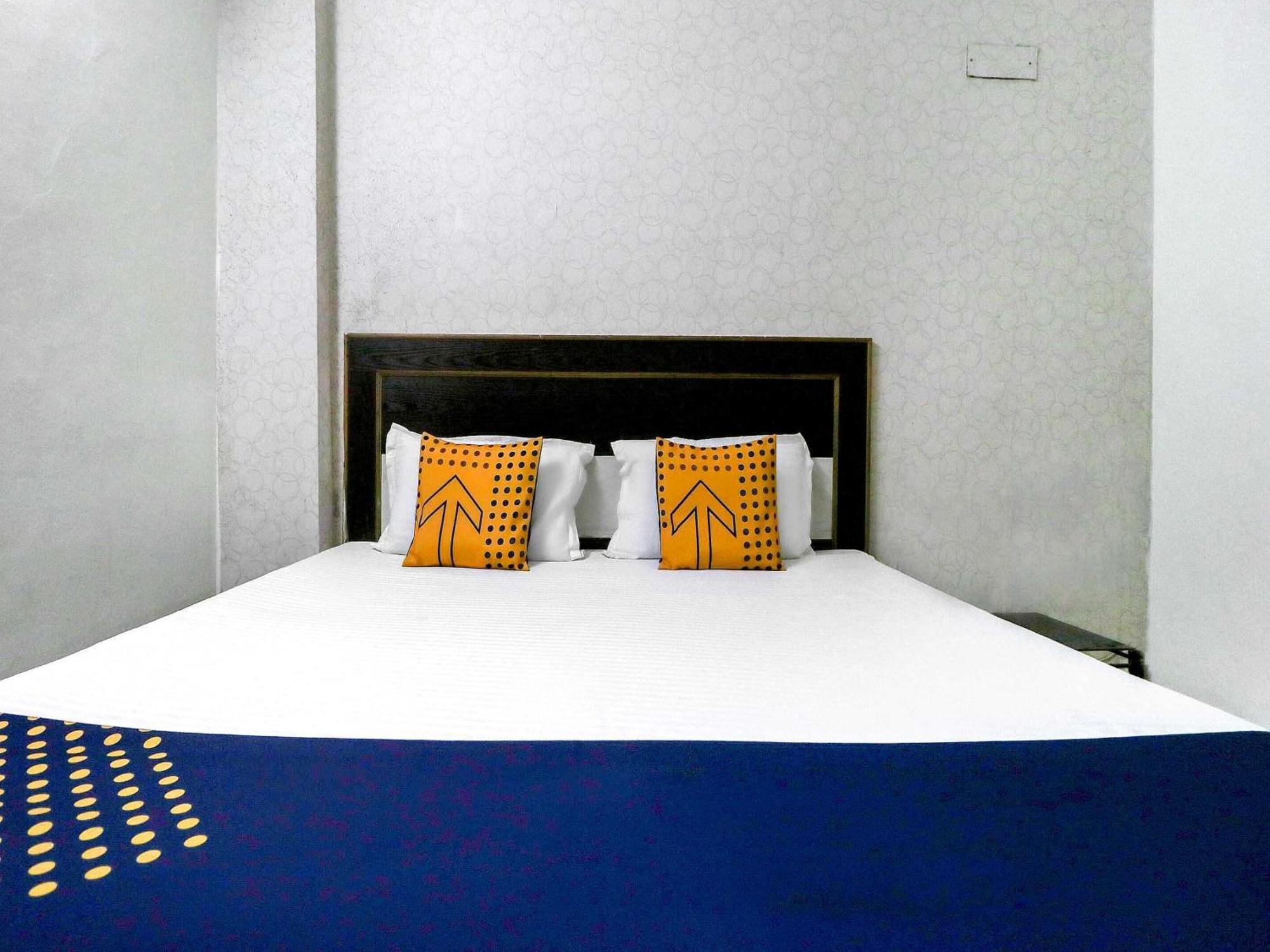 Hotel O Sun City 42 Chandigarh Bagian luar foto