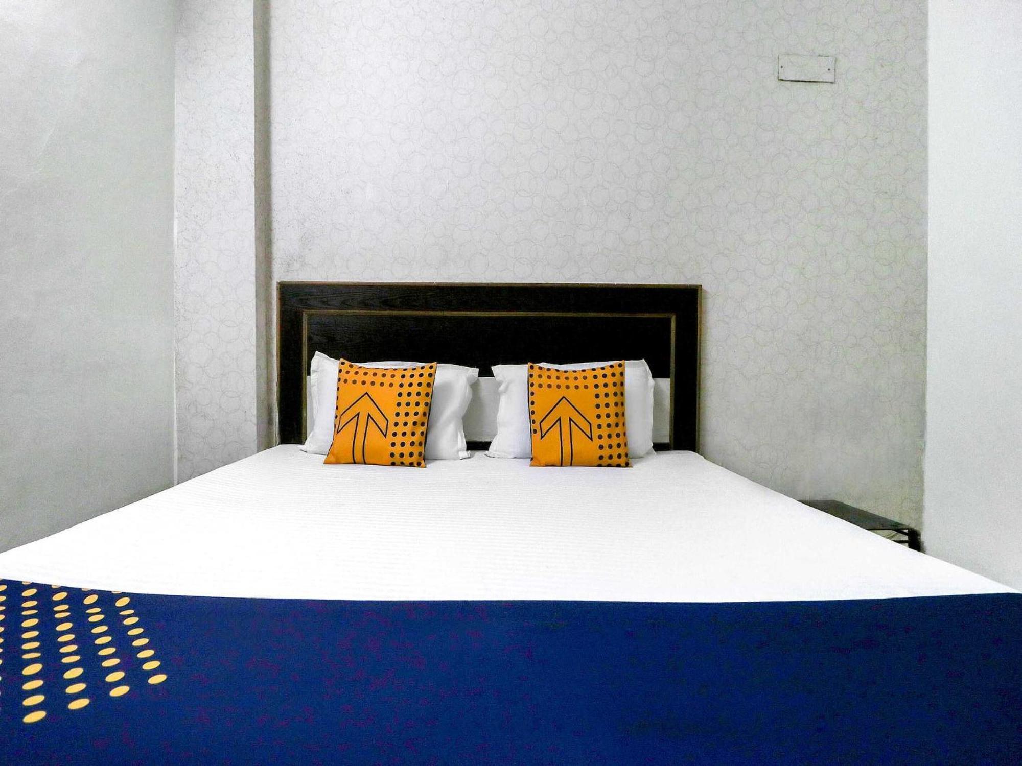 Hotel O Sun City 42 Chandigarh Bagian luar foto